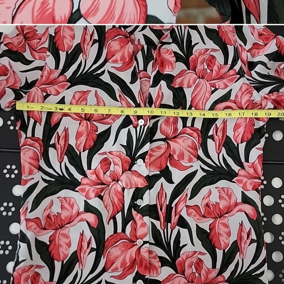 Equipment Adalyn Silk Floral Blouse in Amethyst Fog Cranberry Small - Picture 6 of 9